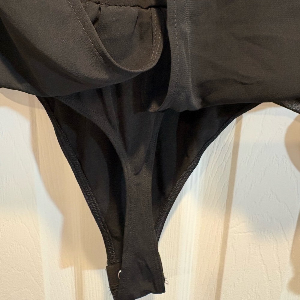 Express Black Sheer Mesh Long Sleeve Keyhole Bodysuit Going Out top Chic sexy - Picture 4 of 4